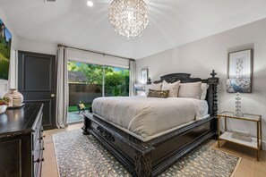 4 chambres, fer et planche à repasser, lit de bébé portatif, Wi-Fi