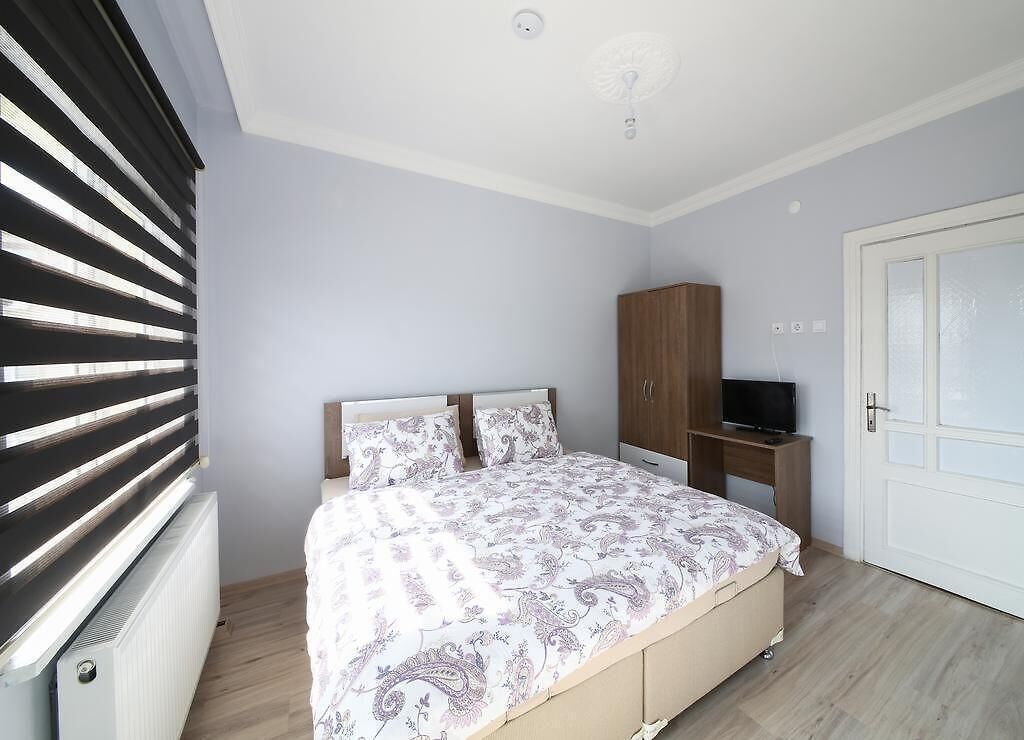 Kahden hengen classic-huone (kaksi sänkyä) | Työpöytä, kannettavalle tietokoneelle sopiva työtila, pimennysverhot