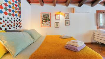 1 Schlafzimmer, Schreibtisch, WLAN, Bettwäsche