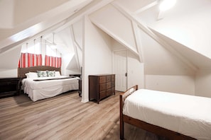 4 Schlafzimmer, Bügeleisen/Bügelbrett, Reisekinderbett, WLAN