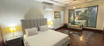 Charming 2-bedroom farmhouse in Lahore with private pool and horses