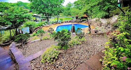 Treetop House in Forest 3BD/3BA/Deck/Pools/Grill/Dock-Sleeps 8PP