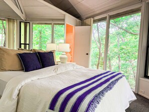 2 habitaciones, tabla de planchar con plancha y cuna de viaje