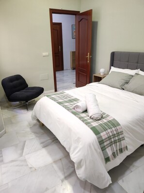 2 bedrooms, desk, iron/ironing board, free WiFi