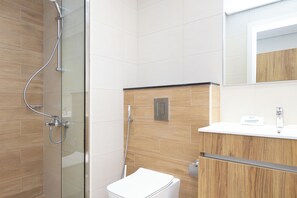 Deluxe Studio, Balcony, City View | Bilik Mandi