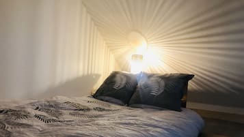 4 bedrooms, WiFi, bed sheets