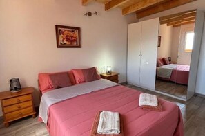 4 slaapkamers, een strijkplank/strijkijzer, wifi, beddengoed