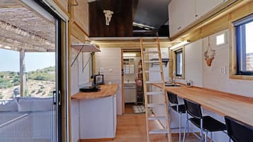 Chalet, Mountain View | Dapur peribadi | Peti sejuk mini, ketuhar gelombang mikro