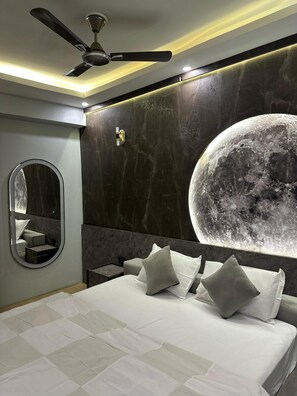 Deluxe Double Room, City View | Desk, laptop workspace, free WiFi - Villa Vistosa Gomti Nagar (Lucknow)