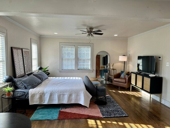 1 bedroom, desk, iron/ironing board, free WiFi