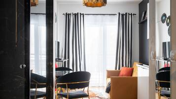 Laptop workspace, iron/ironing board, free WiFi