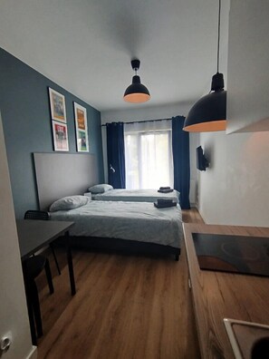 开间 | 笔记本电脑工作区、熨斗/熨板、免费 WiFi