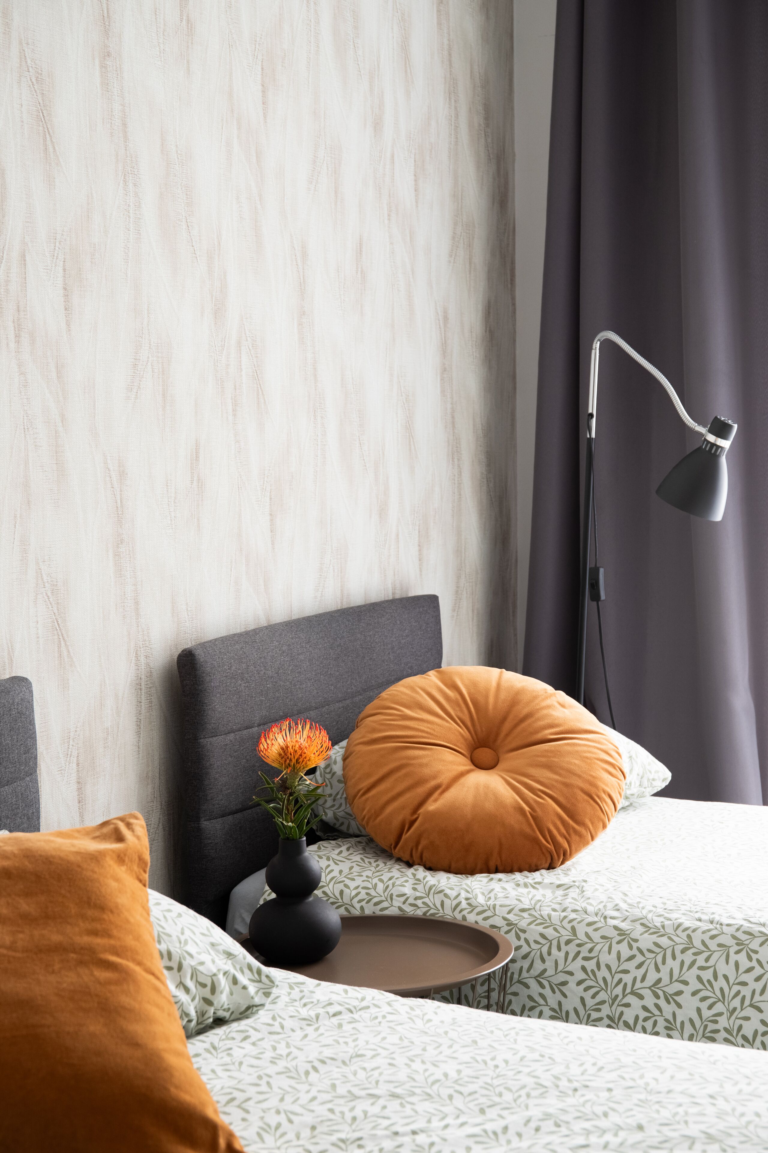 Ruang kerja komputer riba, seterika/papan seterika, Wi-fi percuma 