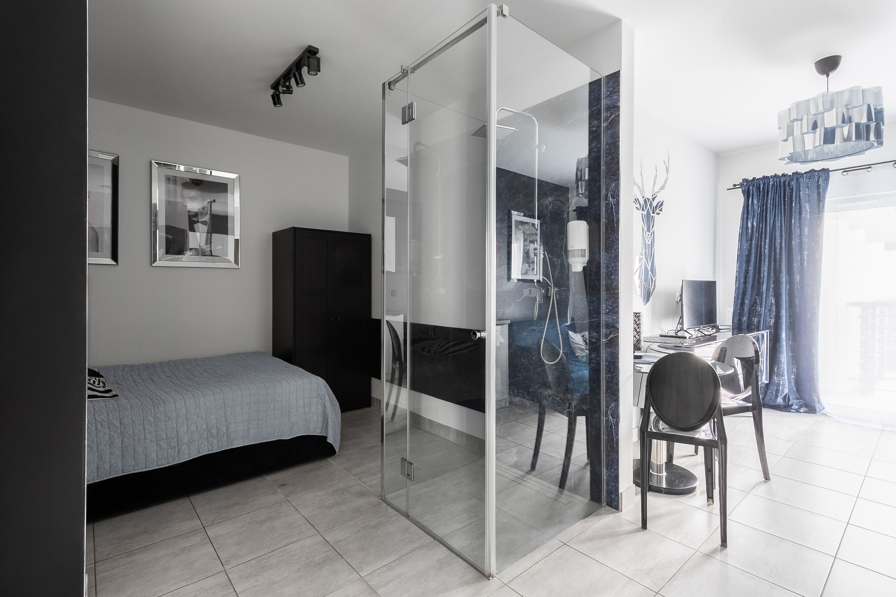 Romantic Apartment, Balcony | Laptop workspace, iron/ironing board, free WiFi