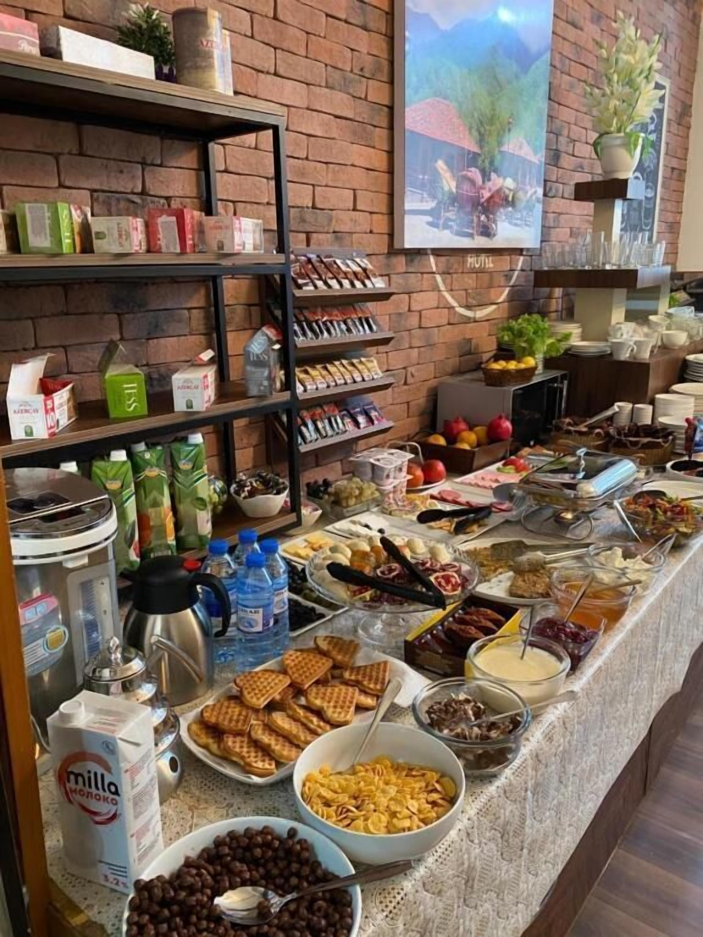 Free daily buffet breakfast