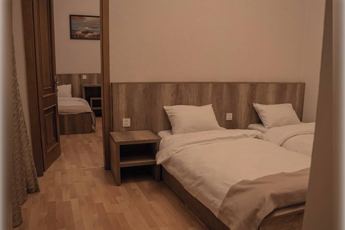 Svit Executive - 2 sovrum - balkong - utsikt mot staden | Sängtillbehör av högsta kvalitet och minibar