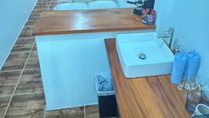 1 bedroom, travel crib, WiFi (free), bed sheets
