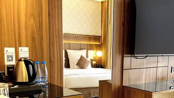 Egyptian cotton sheets, premium bedding, pillow-top beds, minibar