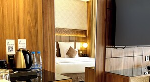 Egyptian cotton sheets, premium bedding, pillowtop beds, minibar