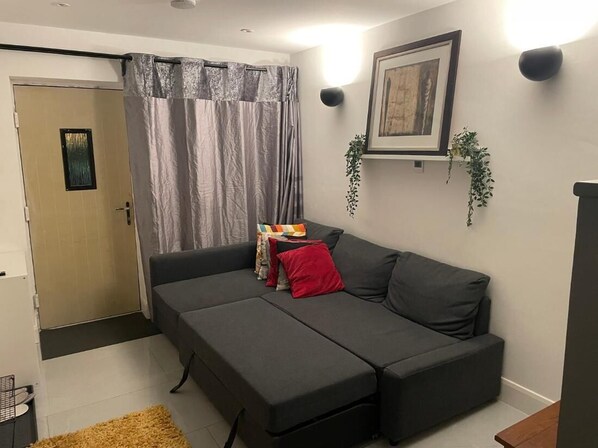 Maison, 1 chambre, fumeur, balcon | Coin séjour