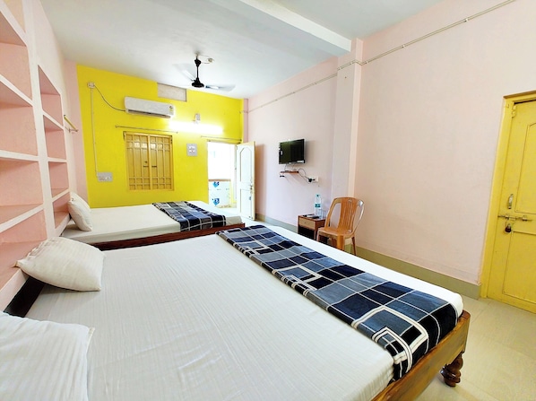 1 quarto, cofres nos quartos, escrivaninha, quartos à prova de som