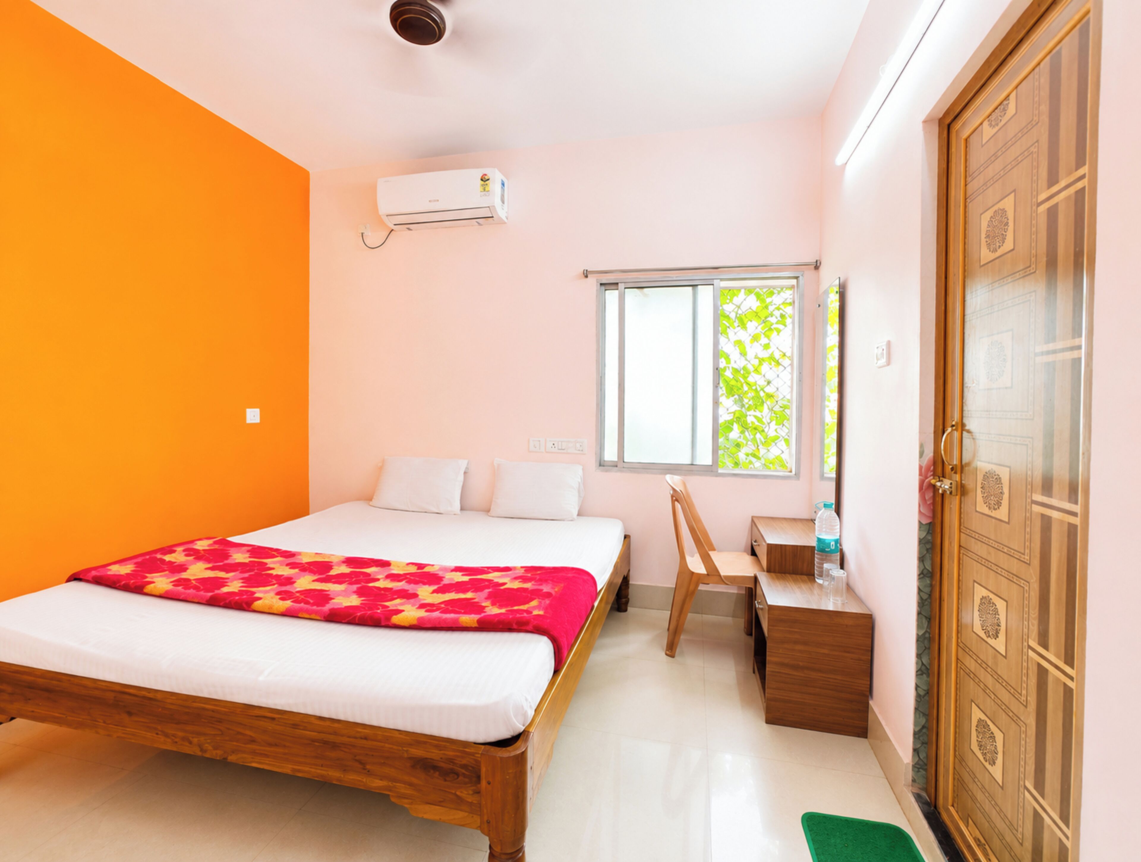 Standard Double Room | Hypo-allergenic bedding, in-room safe, desk, soundproofing