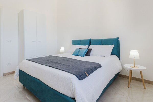 3 bedrooms, down duvets, free WiFi, bed sheets