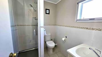 Standard Studio | Bathroom