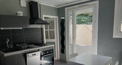 St Malo apartment in the station district, 15 min walk from the sea.