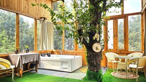 Tree House - Ruhaani Cottages And Cafe (Banjar)