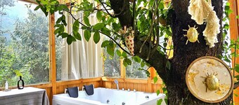 Ruhaani Cottages And Cafe