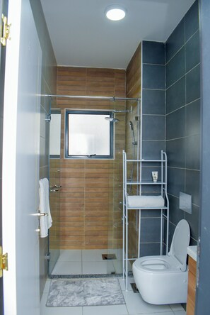 Handtücher, Seife, Toilettenpapier