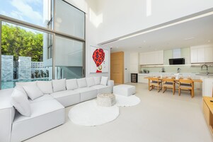 Villa, 3 Bedrooms, Lanai | Living area