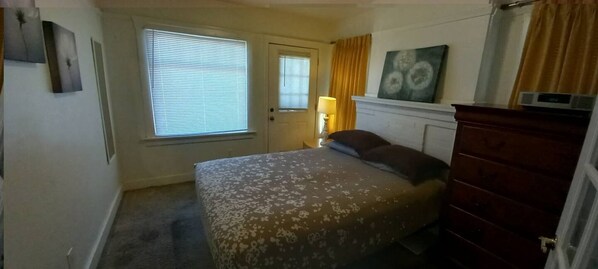 1 bedroom, iron/ironing board, travel cot, free WiFi