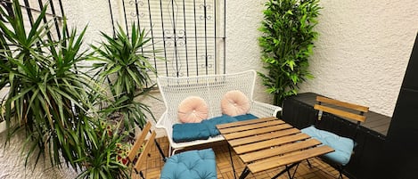 屋外ダイニングエリア