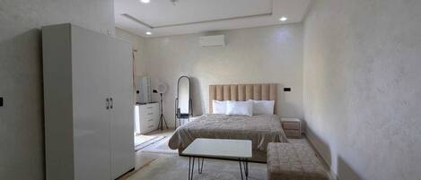 3 bedrooms, WiFi, bed sheets