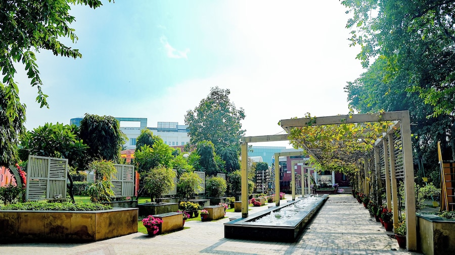 Goa Country Club By Pearl Near Udyog vihar Yashobhoomi