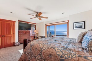 Skrivebord, strykejern/-brett, wi-fi (inkludert) og sengetøy