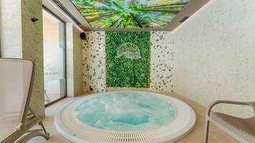 Hot tub, steam room