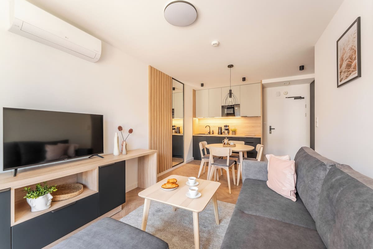Apartment, Kitchenette, Beachside | 1 bedroom, iron/ironing board, free WiFi