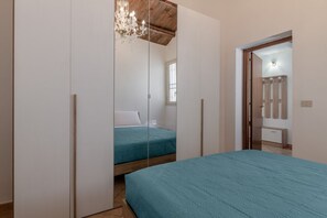 2 bedrooms, iron/ironing board