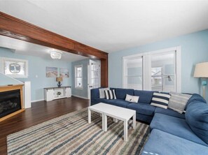 TV, fireplace, books, offices - 4BR Shore House-Kid Friendly-Close To The Action! (North Wildwood)