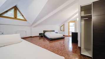 4 bedrooms, iron/ironing board, free WiFi, bed sheets