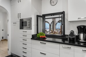 冰箱、微波炉、烤箱、洗碗机