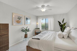 1 bedroom, iron/ironing board, WiFi, bed sheets - The Rancho Club Estados (Palm Springs)