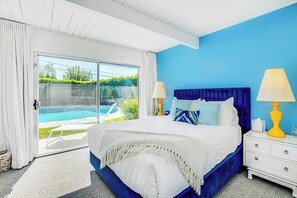 3 bedrooms, iron/ironing board, WiFi, bed sheets - The Happy Hue Retreat (Palm Springs)