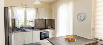 Dream Day Villa
Charming 3-bedroom villa with AC, WiFi in amazing Psathopirgos