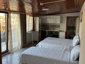 Classic Twin Room, Sea View - Varol Otel (Ezine)