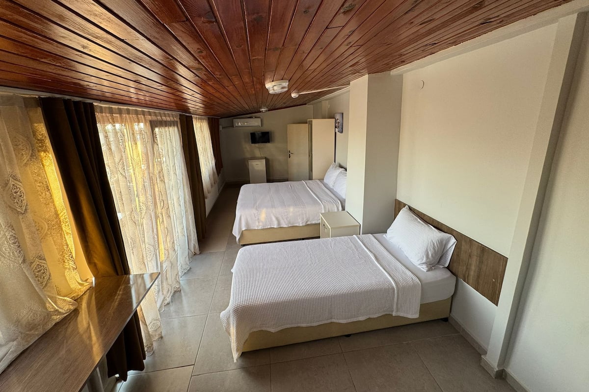 Classic Twin Room, Sea View
