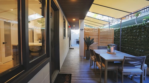 The Walk-Up Waikiki Beach 